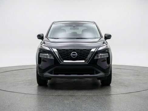 Used 2025 Nissan Rogue SV FWD image 2