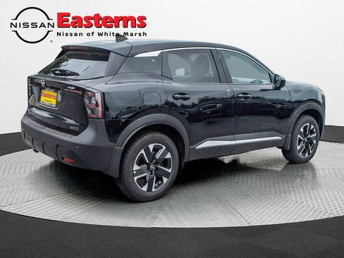 Used 2025 Nissan Kicks SV AWD/4WD image 6