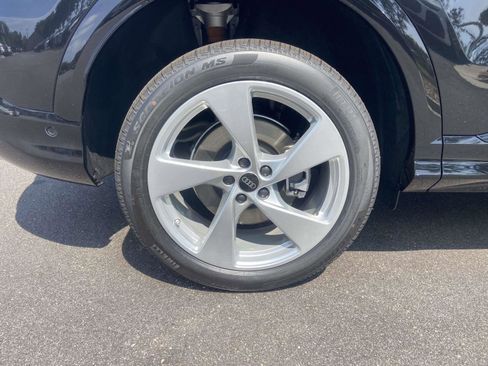 New 2025 Audi Q5 Prestige image 11