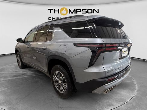 Used 2026 Chevrolet Traverse LT AWD/4WD image 3