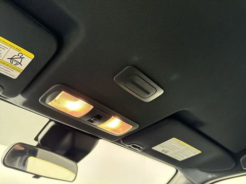 Used 2023 Nissan Frontier SV w/ Midnight Edition Package image 6