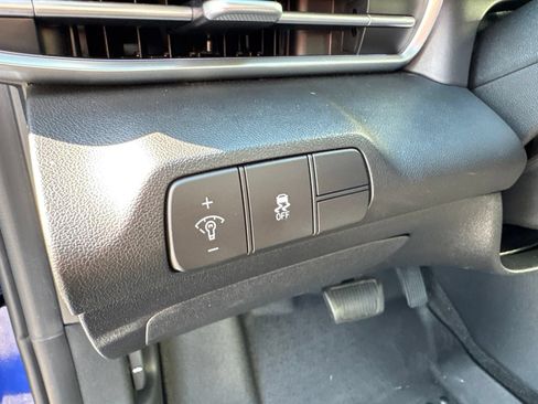 Certified 2024 Hyundai Elantra SEL w/ Convenience Package FWD image 18