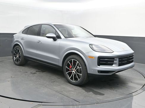 Used 2026 Porsche Cayenne S AWD/4WD image 9