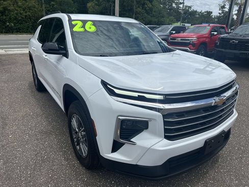 Used 2026 Chevrolet Traverse LT FWD image 10