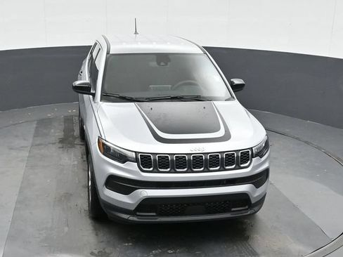 Used 2025 Jeep Compass Sport w/ Mopar Graphics Package AWD/4WD image 33