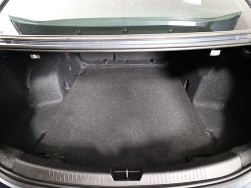 Used 2019 Chevrolet Malibu LT image 18