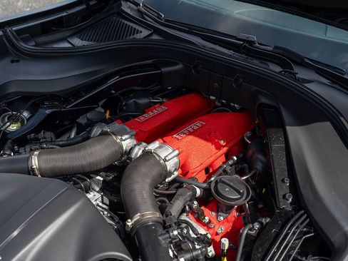 Certified 2022 Ferrari Roma image 19