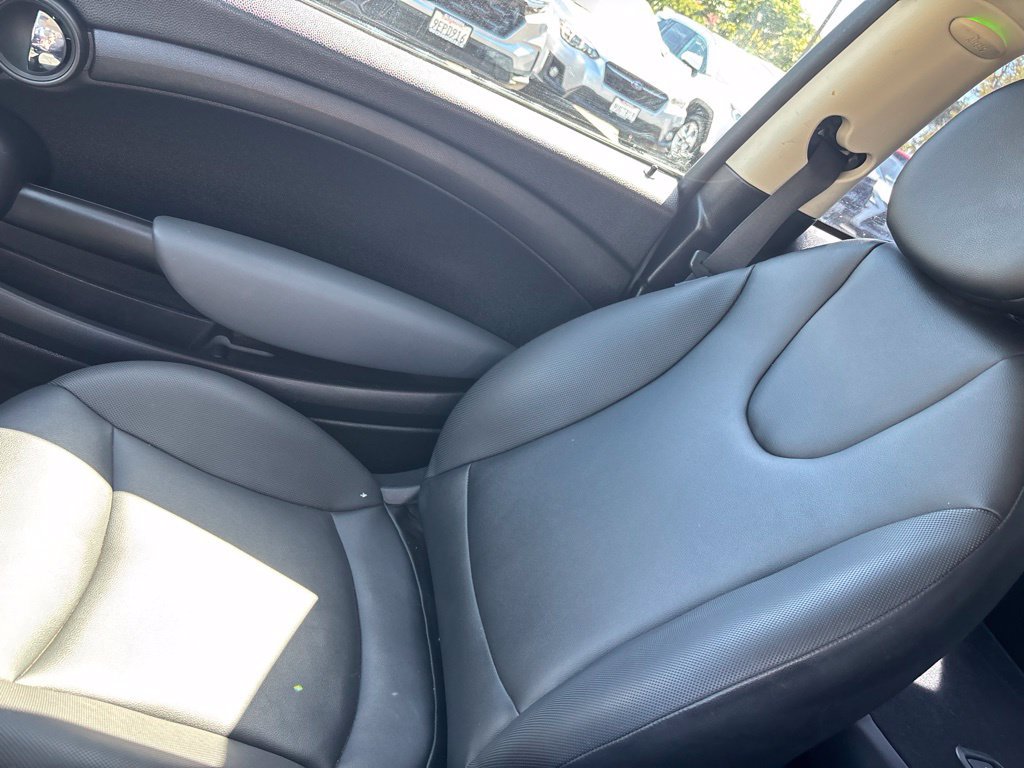 Used 2011 MINI Cooper Hardtop FWD image 12
