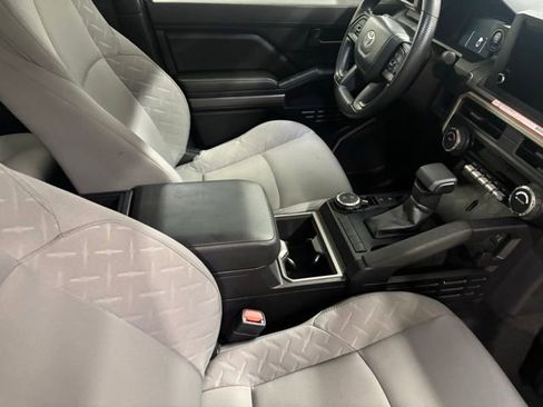 Certified 2025 Toyota Tacoma SR5 AWD/4WD image 21