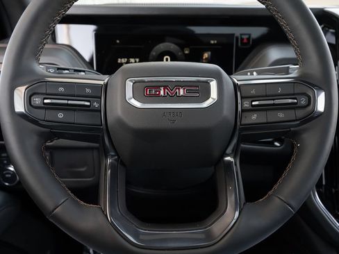 Used 2025 GMC Yukon AT4 AWD/4WD image 27