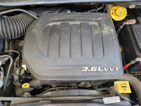 Used 2015 Dodge Grand Caravan American Value Package w/ UConnect Hands-Free Group image 30