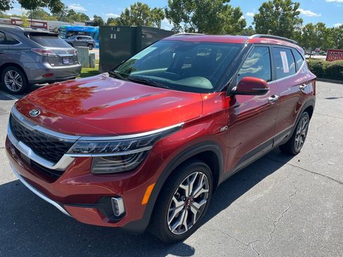 Used 2021 Kia Seltos SX image 1