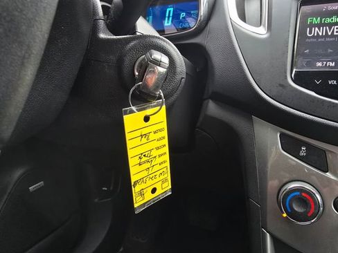 Used 2016 Chevrolet Trax LT w/ LT Sun and Sound Package AWD/4WD image 16