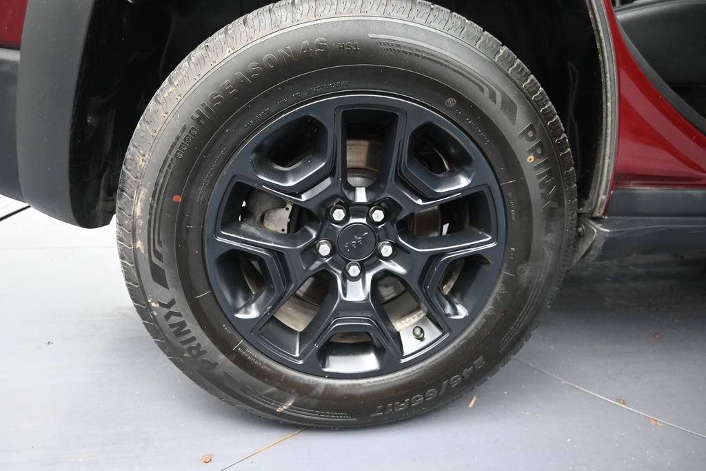 Used 2020 Jeep Cherokee Trailhawk w/ Comfort/Convenience Group AWD/4WD image 34