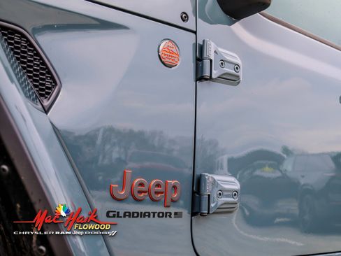 Used 2024 Jeep Gladiator Mojave image 4
