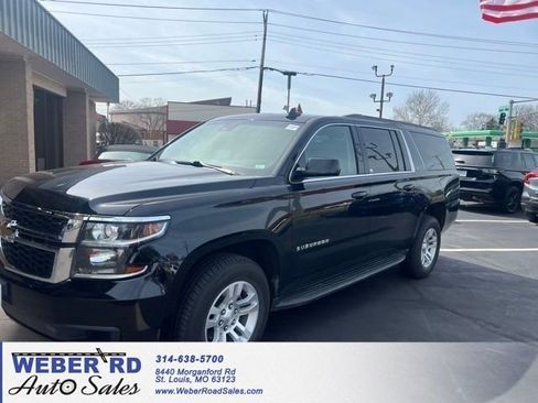Used 2018 Chevrolet Suburban LT image 1