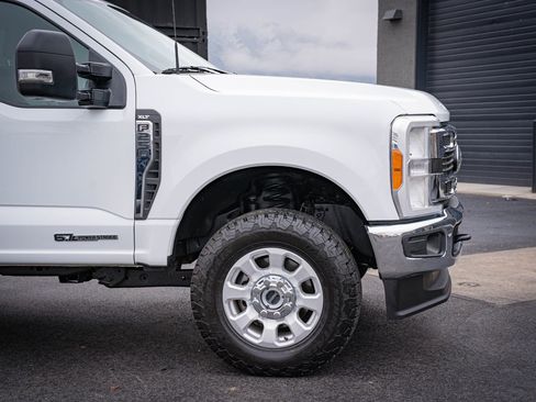 Used 2023 Ford F250 XLT w/ FX4 Off-Road Package image 4