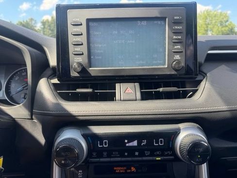 Used 2019 Toyota RAV4 LE w/ Carpet Mat Package AWD/4WD image 15