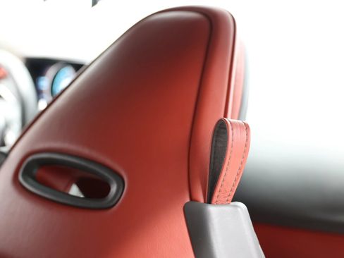 Used 2017 Aston Martin DB11 V12 RWD image 80