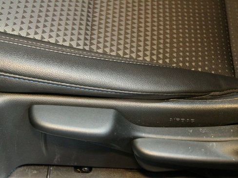 Used 2025 Chevrolet Trax LT w/ LT Convenience Package image 17