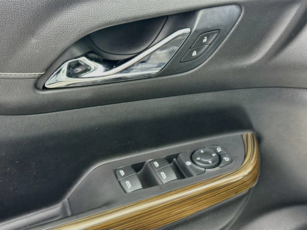 Used 2019 GMC Acadia SLE FWD image 21