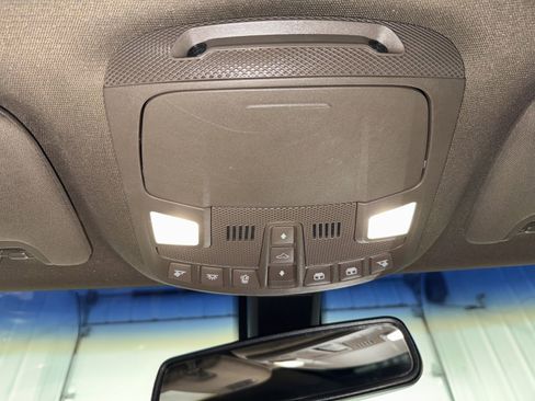 Used 2016 Lincoln MKX Reserve w/ Technology Package FWD image 32