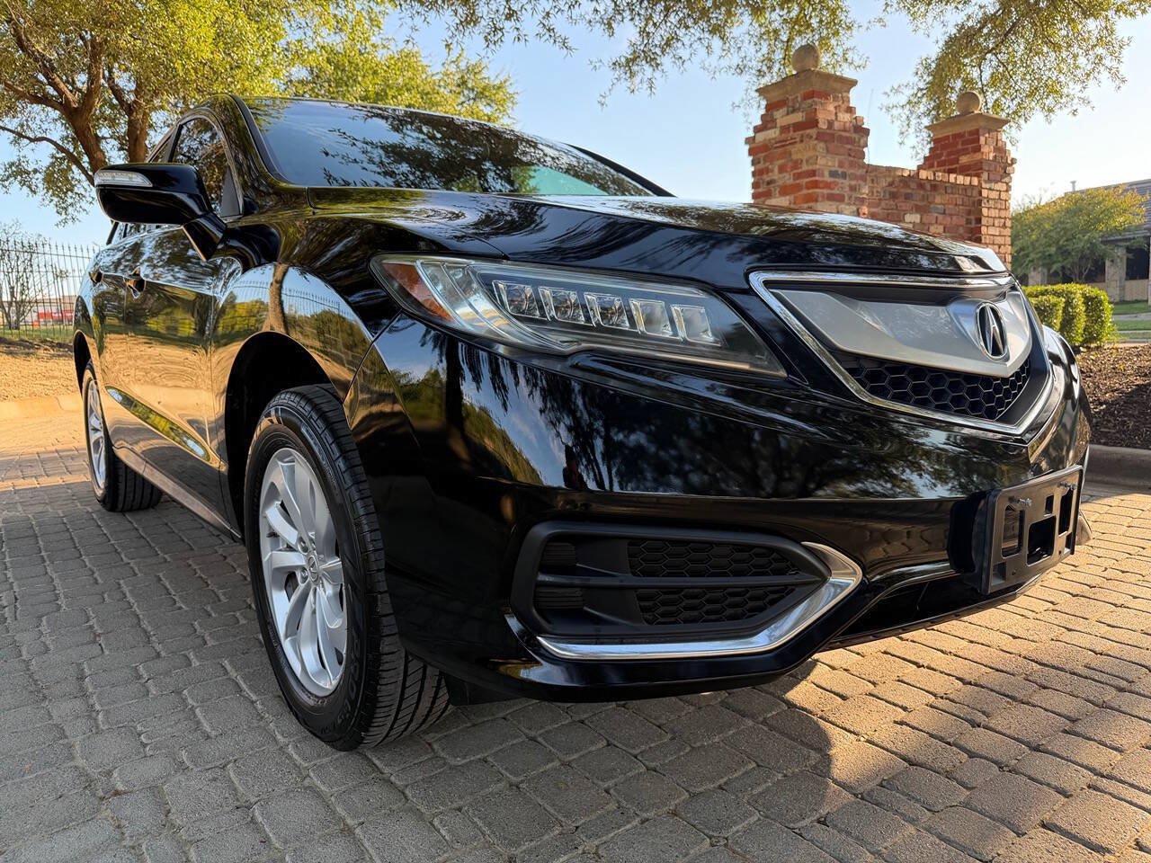 Used 2017 Acura RDX w/ Technology Package FWD image 1