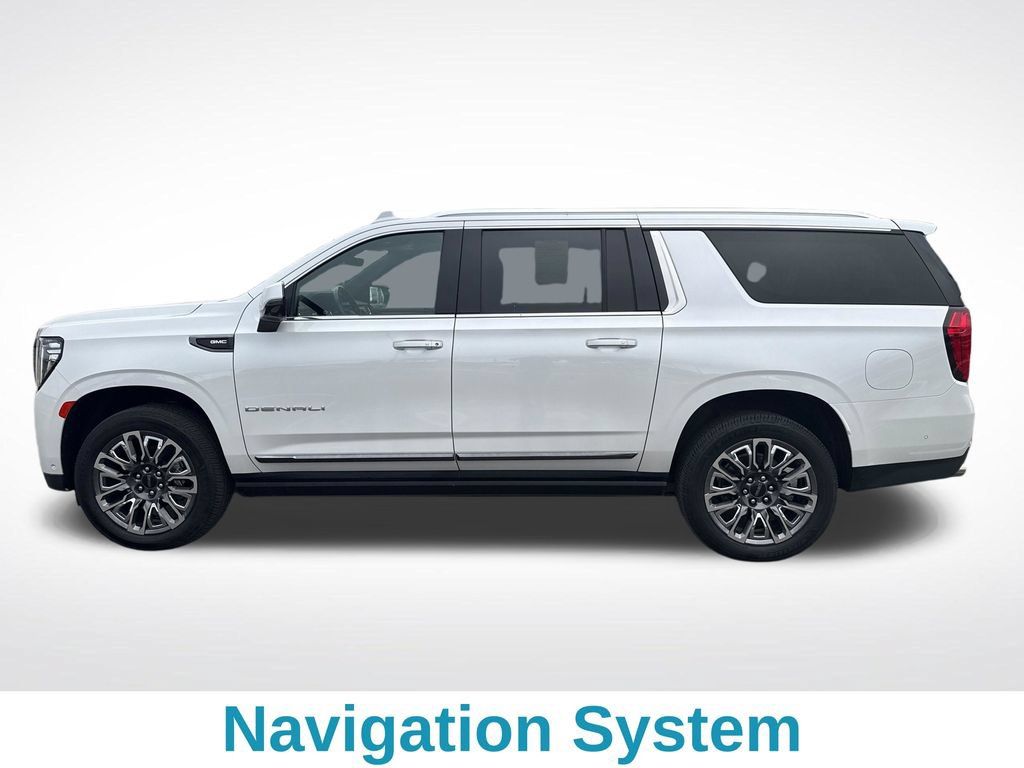 Used 2023 GMC Yukon XL Denali Ultimate AWD/4WD image 3