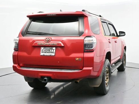 Used 2023 Toyota 4Runner 40th Anniversary SE AWD/4WD image 6