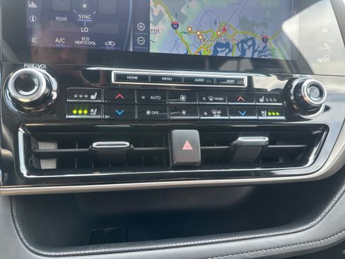 Used 2022 Toyota Highlander Limited AWD/4WD image 33