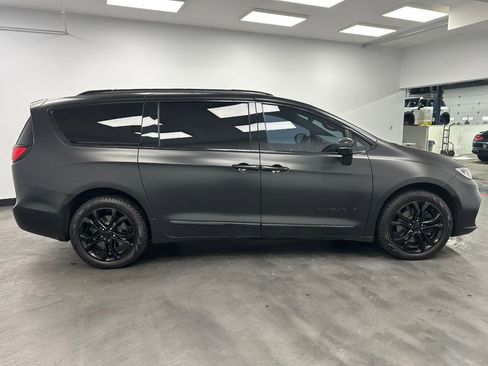 Used 2022 Chrysler Pacifica Pinnacle image 9