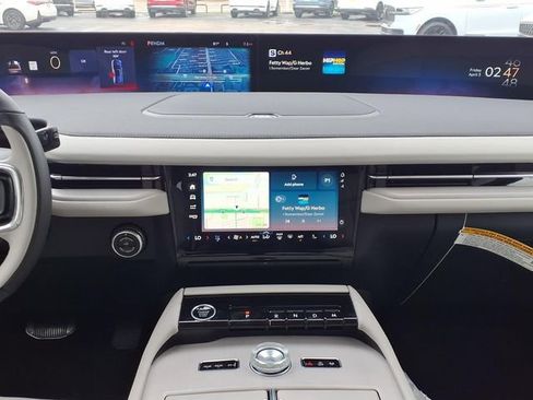 New 2026 Lincoln Navigator Premiere AWD/4WD image 12