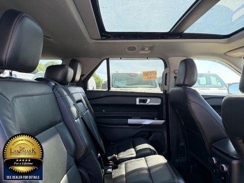 Used 2022 Ford Explorer Limited AWD/4WD image 16