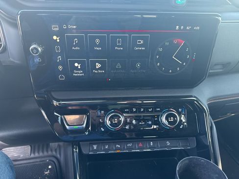 Used 2024 GMC Sierra 2500 AT4 w/ AT4 Premium Plus Package image 11