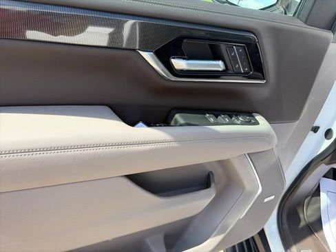 New 2026 GMC Yukon Elevation w/ Elevation Premium Package AWD/4WD image 19