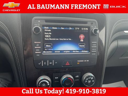 Used 2017 Chevrolet Traverse LT w/ Style and Technology Package FWD image 18