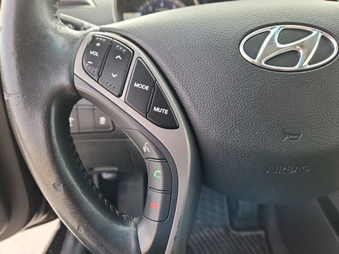 Used 2013 Hyundai Elantra Limited image 18