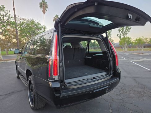 Used 2015 Cadillac Escalade ESV Luxury AWD/4WD image 8