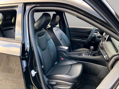 Used 2022 Jeep Compass Latitude FWD image 9
