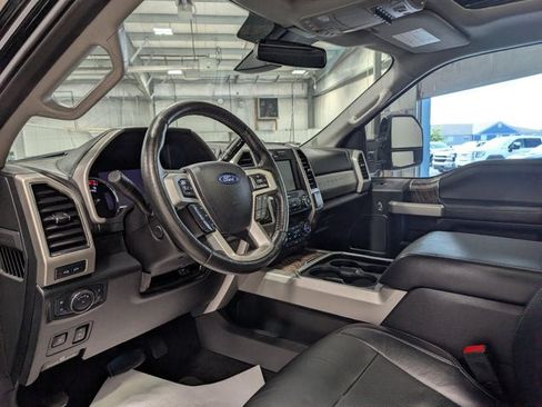 Used 2019 Ford F250 Lariat w/ Lariat Ultimate Package AWD/4WD image 16