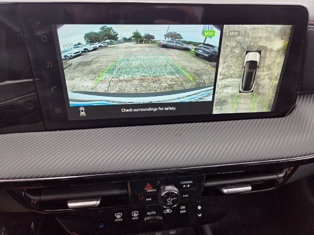 Used 2026 Nissan Kicks SR FWD image 16