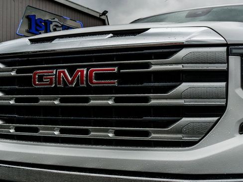 Used 2023 GMC Sierra 1500 SLE image 12