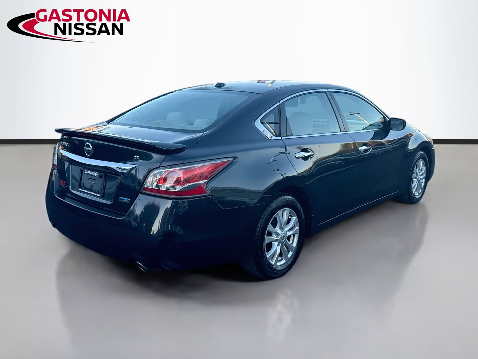 Used 2014 Nissan Altima 2.5 S w/ Sport Value Package FWD image 9