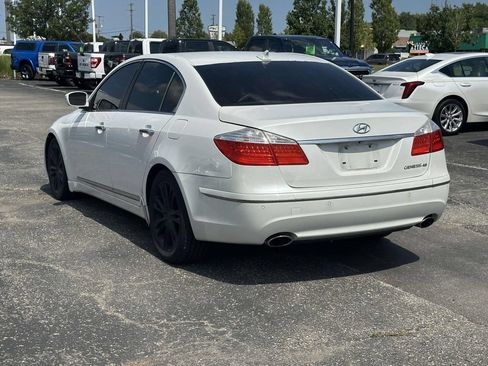 Used 2011 Hyundai Genesis 4.6 RWD image 6