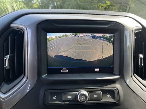 Used 2020 Chevrolet Silverado 1500 Custom w/ Custom Value Package AWD/4WD image 15
