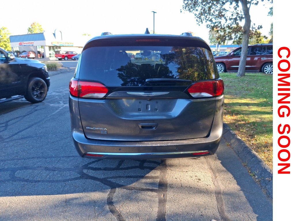 Used 2020 Chrysler Pacifica Touring-L FWD image 7