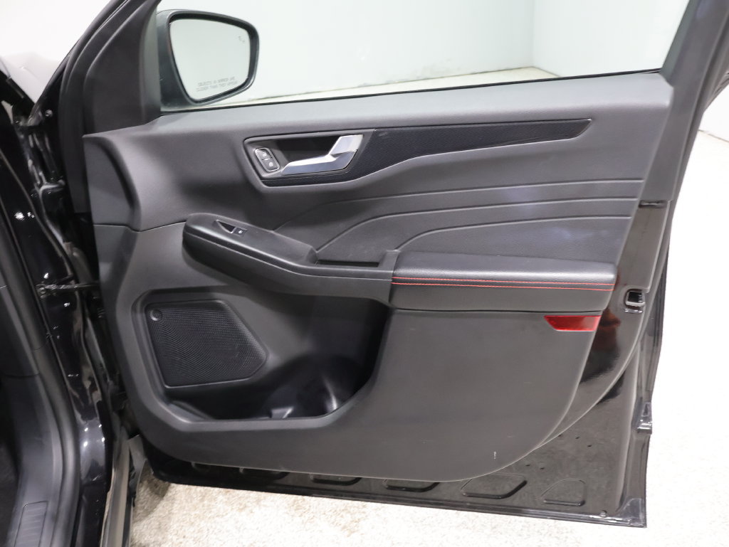 Used 2025 Ford Escape ST-Line AWD/4WD image 23