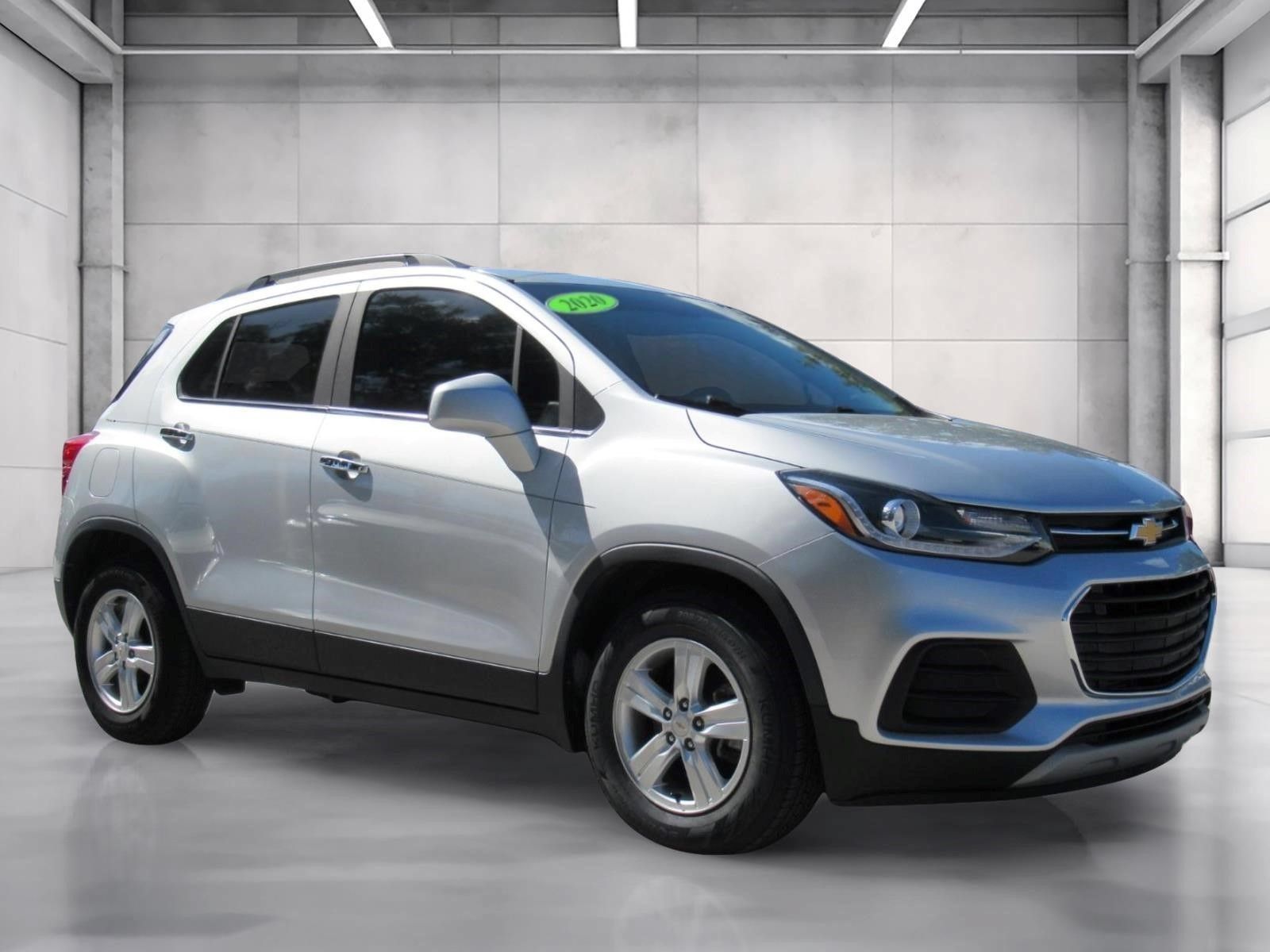 Used 2020 Chevrolet Trax LT w/ LT Convenience Package FWD image 1