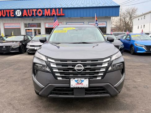 Used 2024 Nissan Rogue S image 3