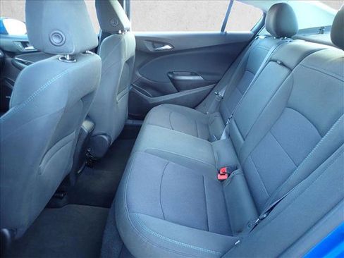 Used 2016 Chevrolet Cruze LT w/ Sun And Sound Package FWD image 8